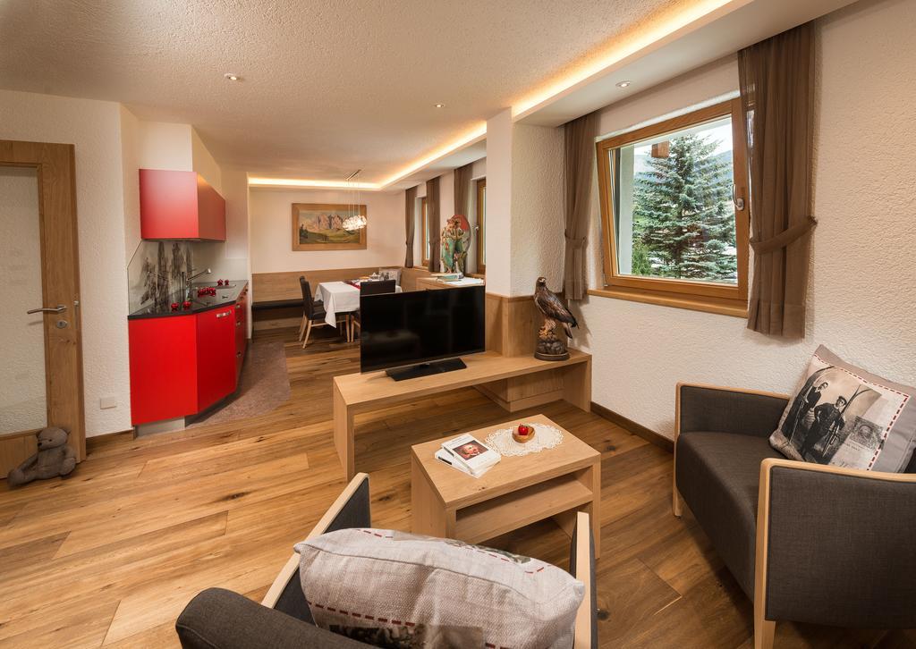 Alpin Sport Aparthotel Ortisei Room photo